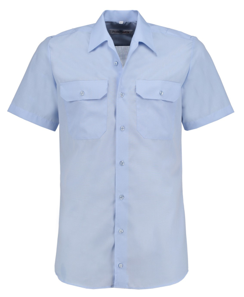 Zu sehen ist das tailliert geschnittene hellblaue kurzarm Diensthemd aus 100% Baumwolle.